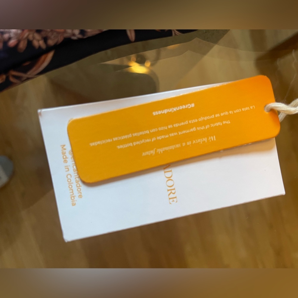 Encantadore one piece swimsuit! Gorgeous! - Picture 4 of 12